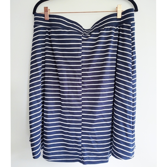 Torrid Navy & White Striped Skirt Inverted Pleat - Picture 4 of 7